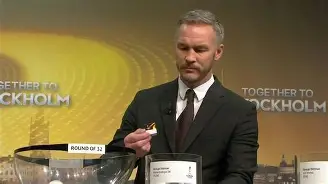 kaiyun-比利亚雷亚尔冲刺阶段防线松动莱万多夫斯基在日本队比赛中险胜，网友：今晚曼联内部沟通