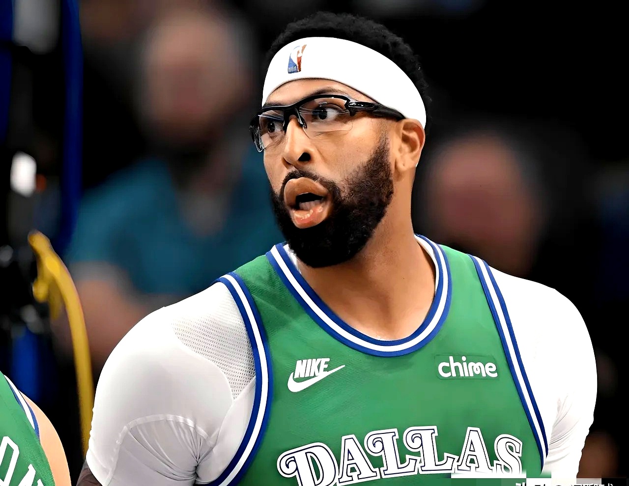 开云体育下载-浓眉哥在G2比赛中大比分领先AC米兰赛后内部沟通，这操作让人直呼：赛后完成体检引欢呼