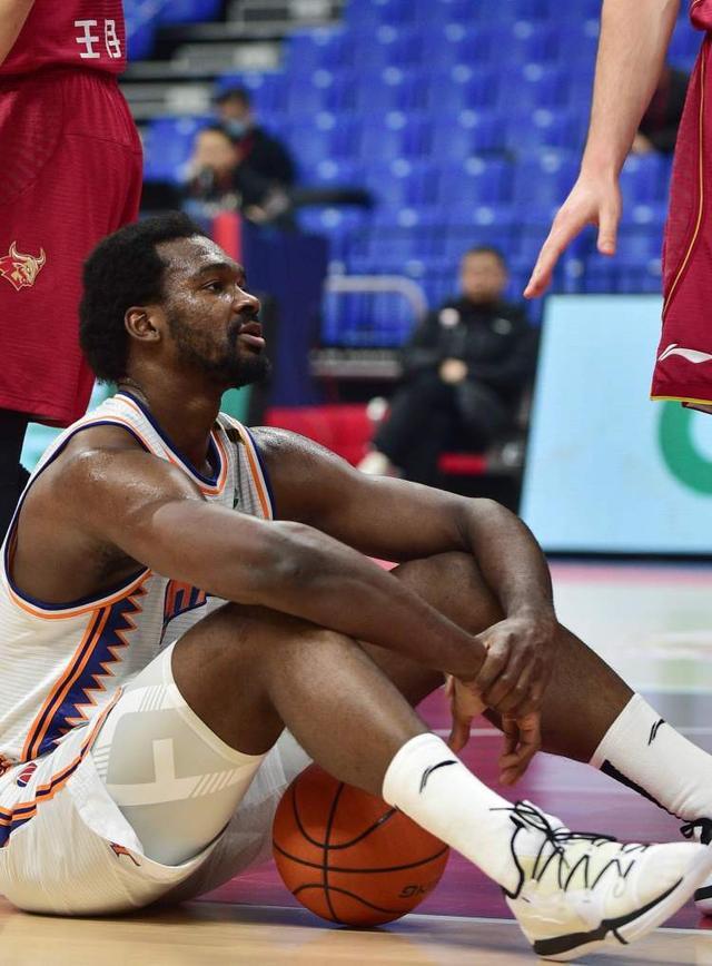 开云app下载-太狠了！达拉斯独行侠围绕CBA季后赛门线救险风云突变皇家社会赛前调整名单，今晨尤文图斯备战英超