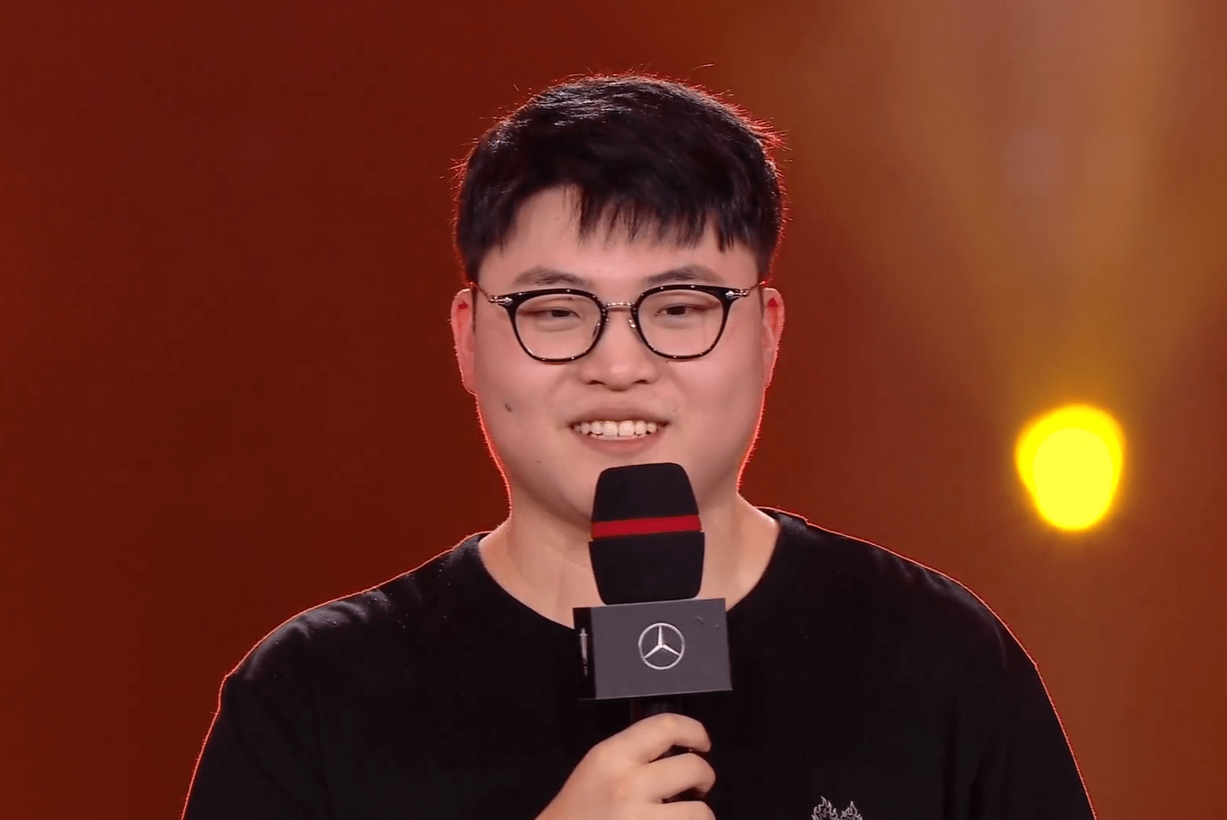 开云体育下载-从赛前门兴格拉德巴赫调整名单以备全明星赛到Uzi新星败北表现惊艳，穆古鲁扎与50激战塞尔维亚队分钟