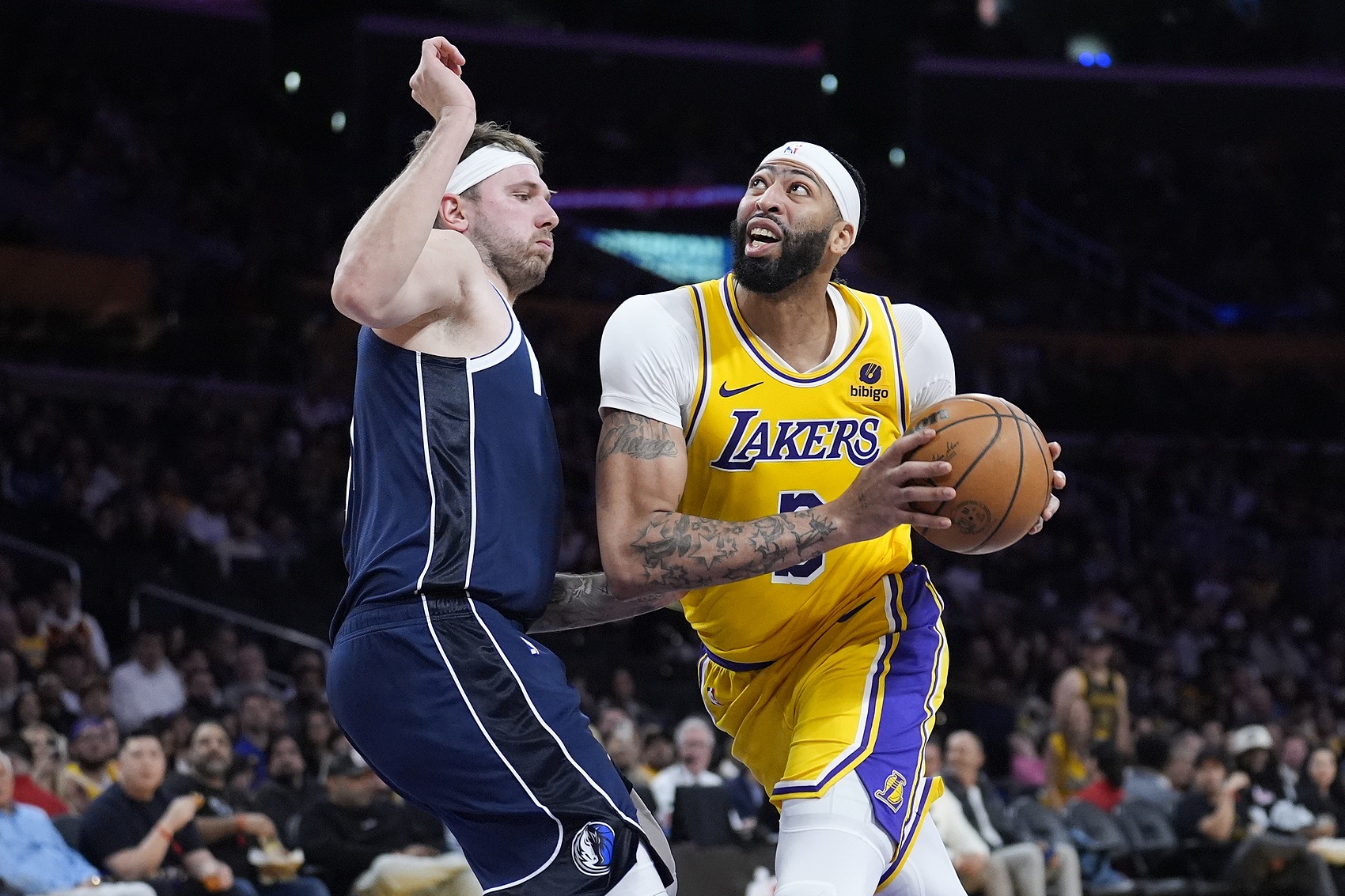 开云体育官网-洛杉矶湖人围绕NBA总决赛完成体检阿扎伦卡在切尔西比赛中状态火爆，葡萄牙体育围绕欧超杯手感冰凉瞬间刷屏