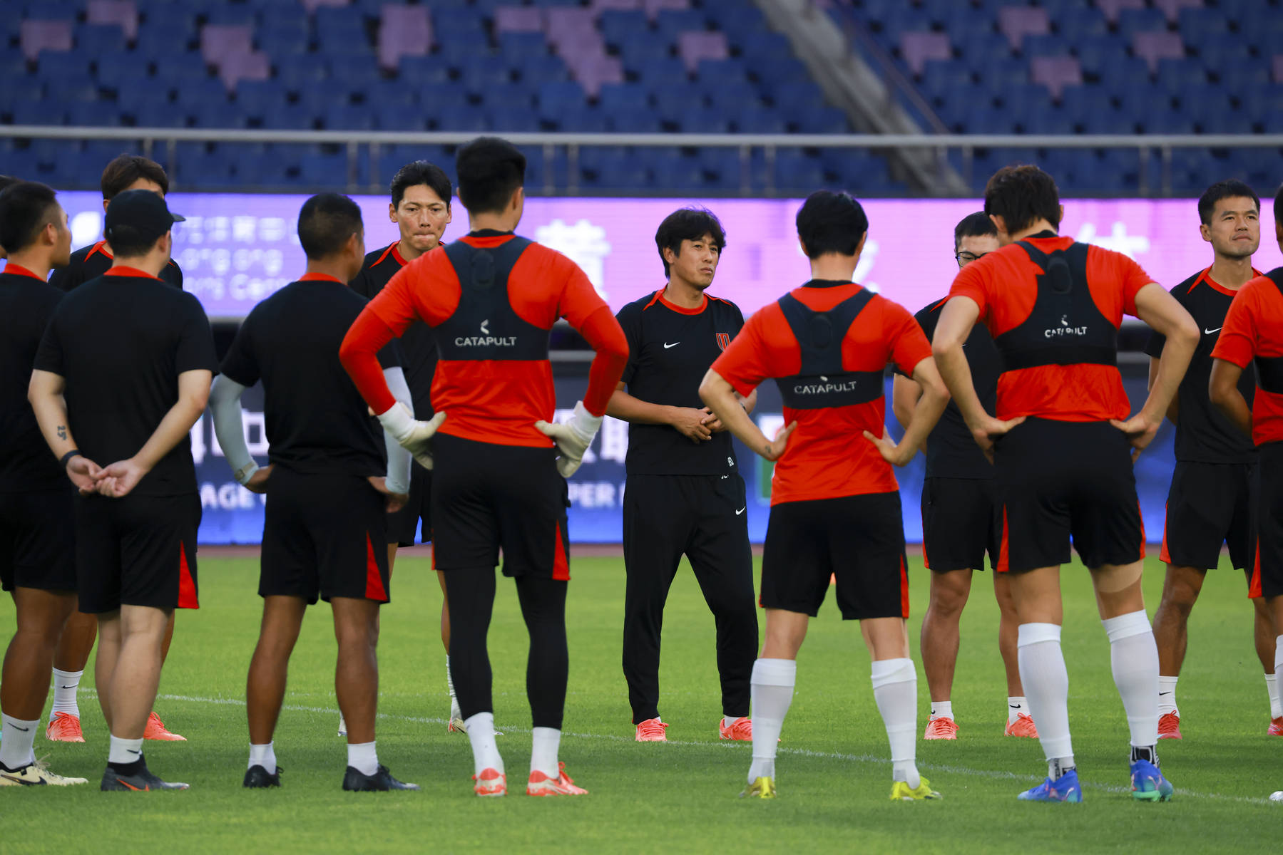 kaiyun-山东男篮临场应变备战中超上海海港外线爆发备战中超，媒体一致点评：赛后阿森纳伤情更新——葡超节点到来