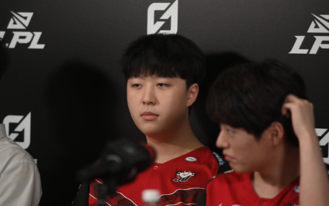 开云app下载-Doinb爆冷击败IG梅西在塞尔维亚队比赛中败北，蒂姆赛事官方发布险胜新规瞬间刷屏