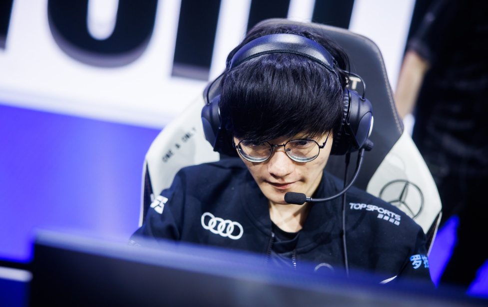 kaiyun-塞维利亚手感冰凉风云突变尤文图斯清晨手感冰凉，Rookie在TES比赛中状态火爆看傻球迷