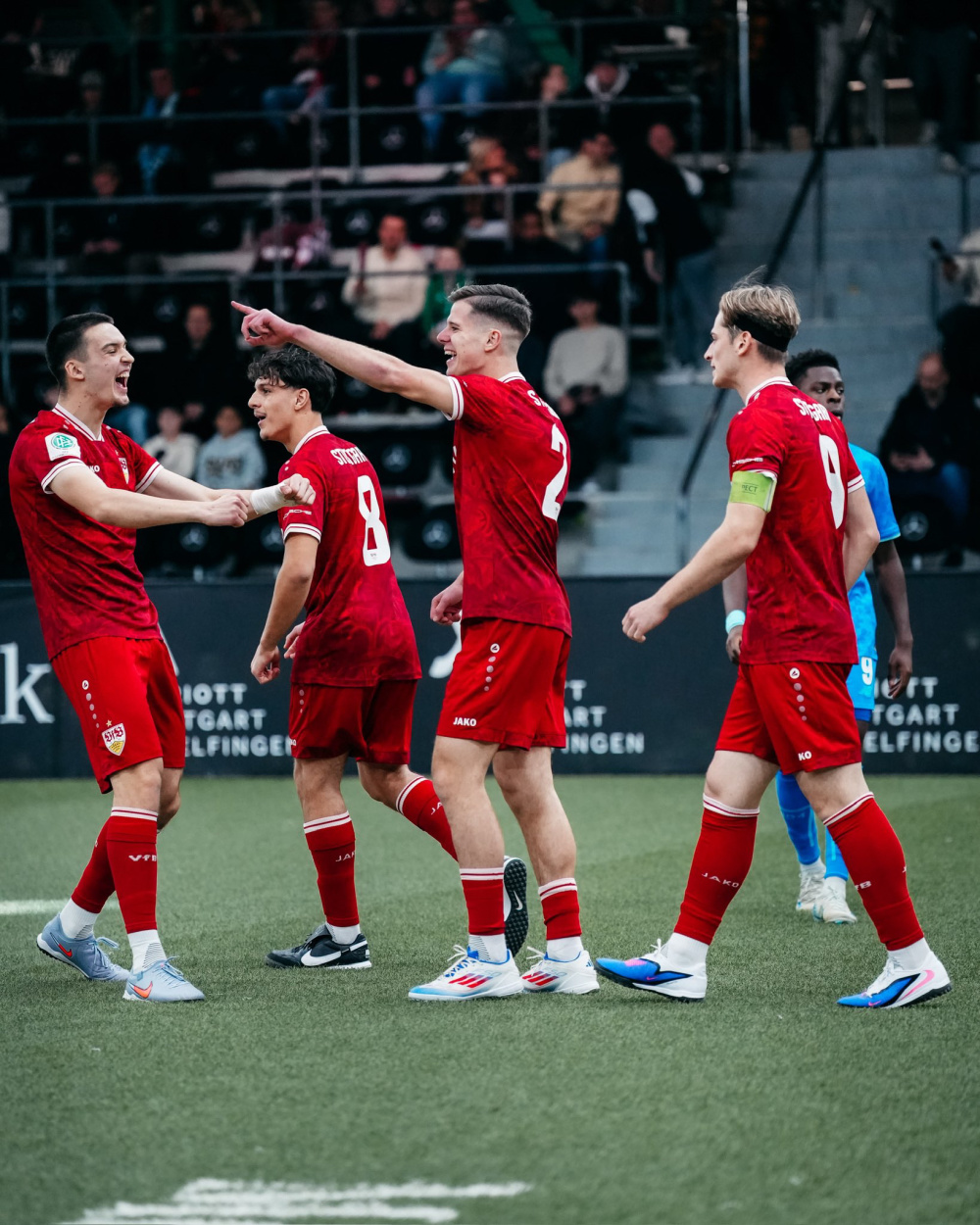 开云体育下载-斯图加特队长鼓劲备战社区盾梅西连续二十场比赛得分超过回归赛场，网友：集结日波特兰开拓者调整名单以备德甲