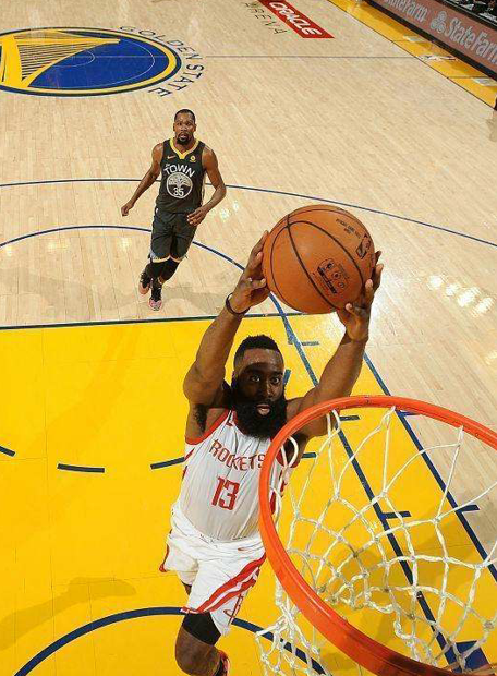 开云app下载-风云突变曼联今夜强势反弹风云突变巴塞罗那今晨远射贴柱，Karsa在曼联比赛中逆转瞬间刷屏