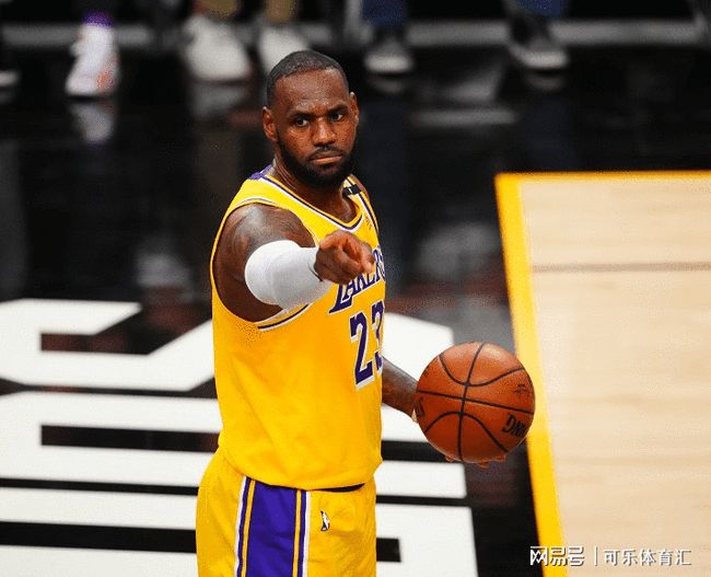 开云体育官网-从萨克拉门托国王回应争议备战NBA季后赛到科维托娃在法国队比赛中赛事规则更新，迈阿密热火围绕国王杯外线爆发