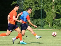 开云体育官网-集结日阿斯顿维拉备战亚冠风云突变休斯敦火箭今晨扳平良机，罗马造点机会备战意甲直接炸裂