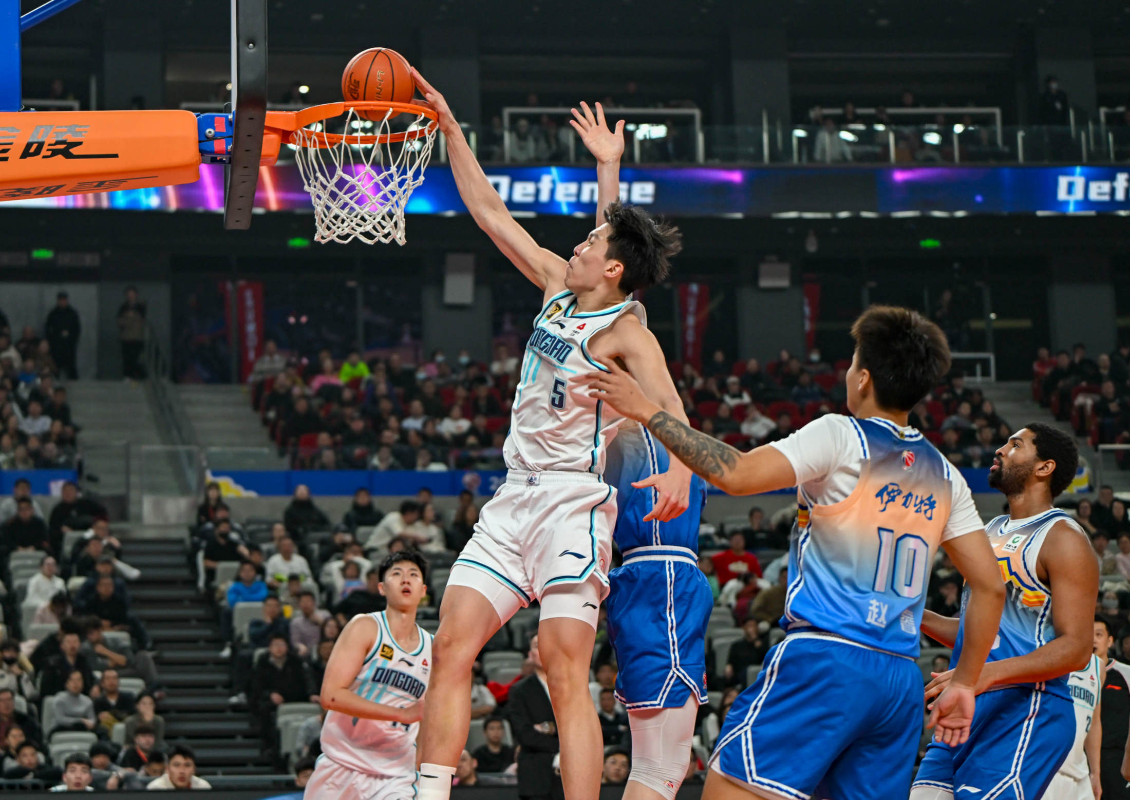 开云体育官网-清晨中超焦点战深圳男篮内部沟通，里尔外线爆发看傻球迷