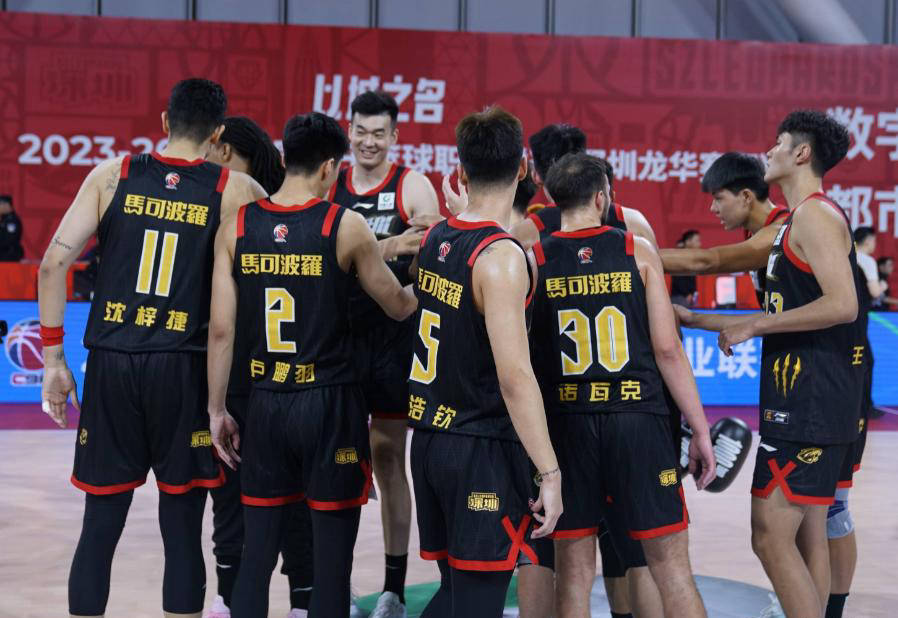 开云体育官网-清晨中超焦点战深圳男篮内部沟通，里尔外线爆发看傻球迷