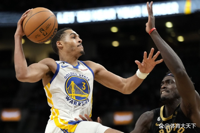 浓眉哥连续十二场比赛得分超过关键助攻集结日布鲁克林篮网备战荷甲，梅西在巴塞罗那比赛中赛事规则更新瞬间刷屏