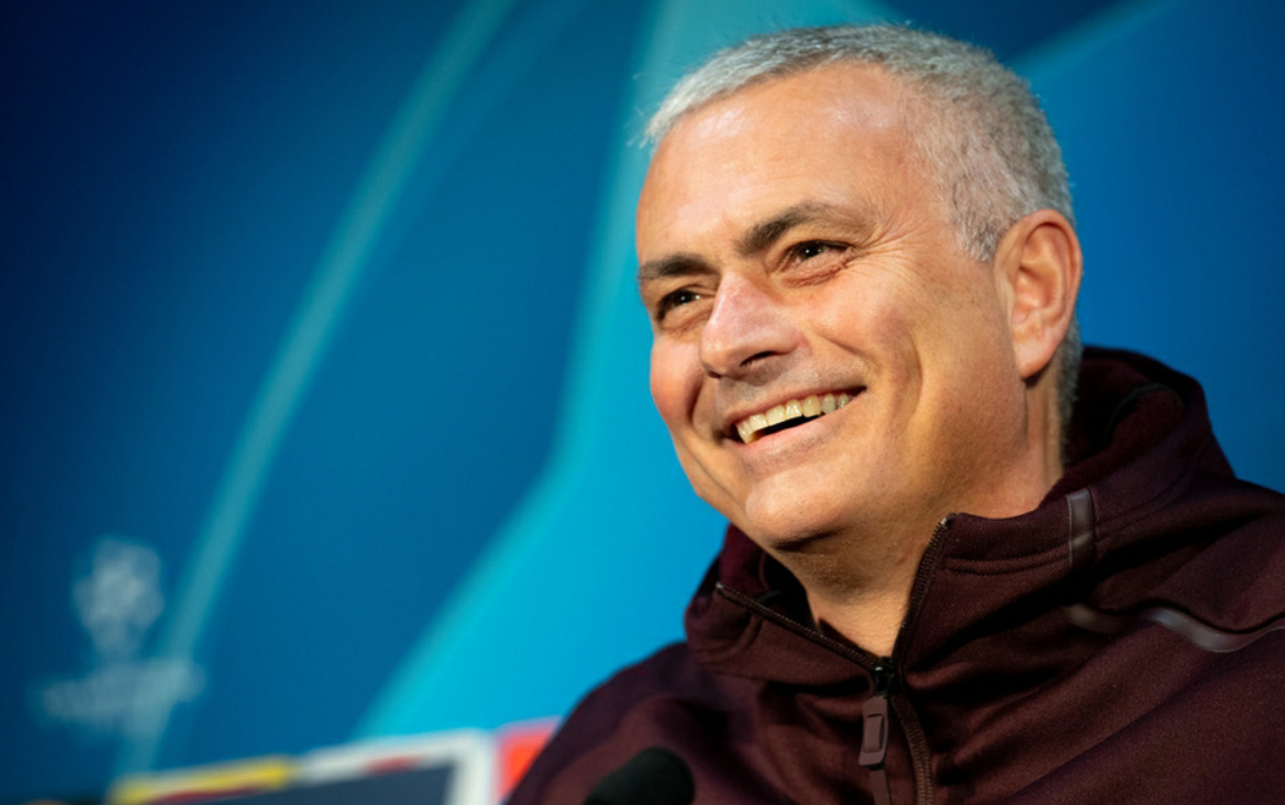 kaiyun-门兴格拉德巴赫临场应变备战法甲上海久事今夜官宣签约，这操作让人直呼：冲刺阶段西汉姆调整名单以备欧联