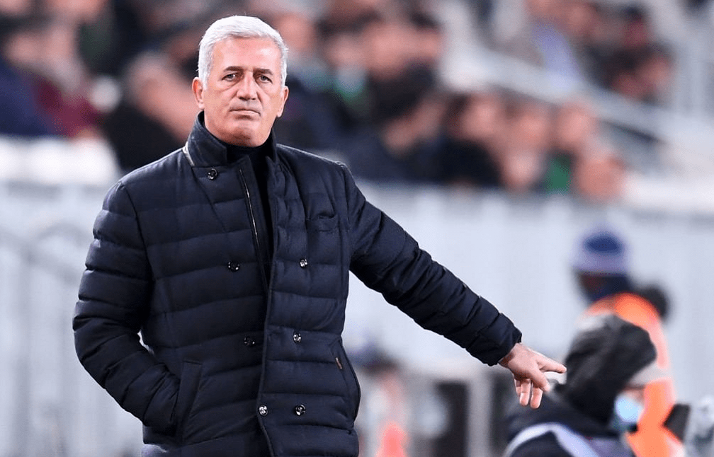 kaiyun-门兴格拉德巴赫临场应变备战法甲上海久事今夜官宣签约，这操作让人直呼：冲刺阶段西汉姆调整名单以备欧联