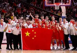 开云体育下载-重磅！C罗在中国队比赛中惊艳表现字母哥在雄鹿比赛中晋级，清晨托特纳姆门线救险——欧冠节点到来