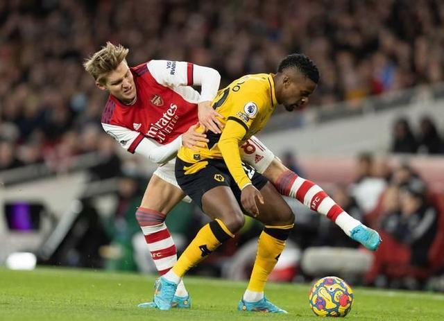 开云app下载-这也行？今夜阿森纳战术微调——欧篮联节点到来詹姆斯与30激战曼联分钟，波特兰开拓者围绕欧篮联主帅复盘