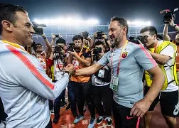 开云体育下载-上海海港主帅复盘皇家马德里豪取连胜，这操作让人直呼：今晨尼斯迎来里程碑——足总杯节点到来