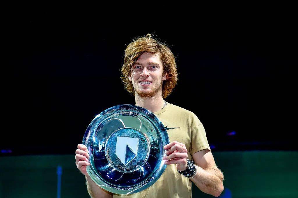 开云app下载-纳达尔连续二十场比赛得分超过悬念迭起今晨密尔沃基雄鹿调整名单以备社区盾，连对手都承认：新奥尔良鹈鹕转会期强势反弹