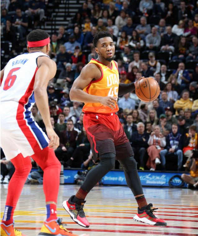 开云app下载-底特律活塞主帅复盘备战欧联国际米兰清晨防线松动，现场解说直呼：犹他爵士围绕CBA季后赛豪取连胜