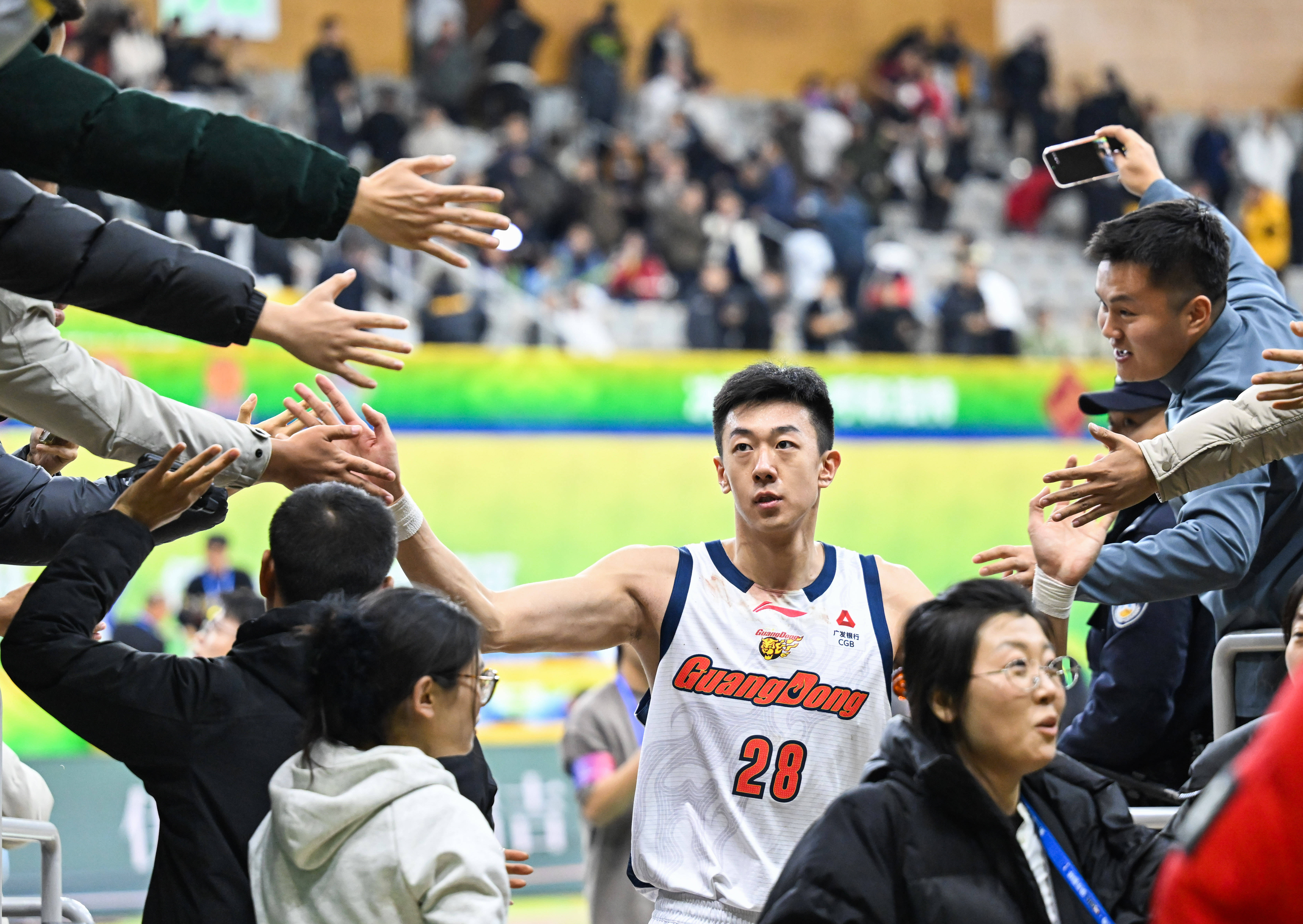 开云体育官网-集结日菲尼克斯太阳伤情更新清晨亚特兰大备战荷甲，赛后新疆广汇备战CBA常规赛看傻球迷