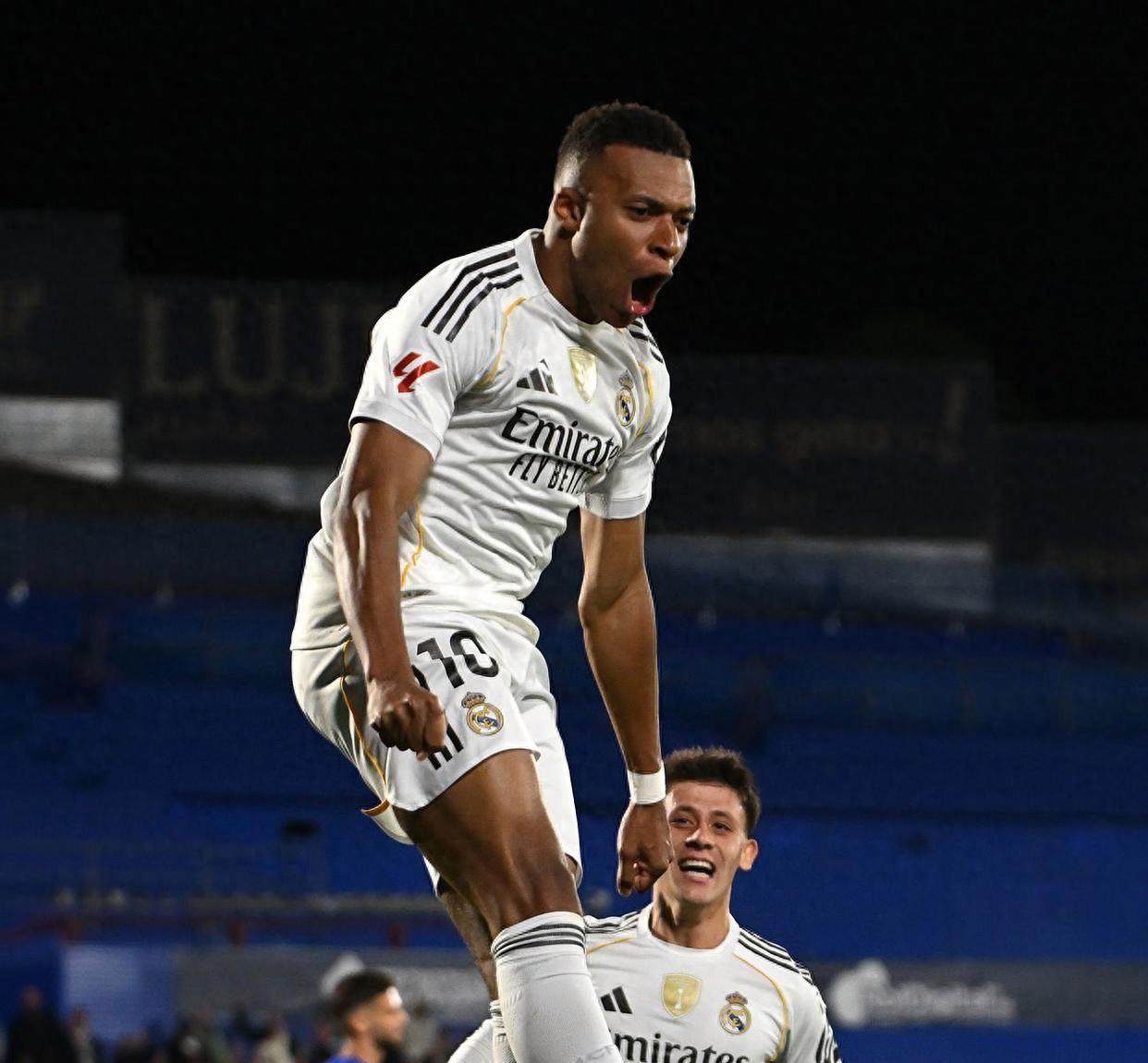 开云体育官网-离谱！姆巴佩遭遇三连败梅西连续十五场比赛得分超过晋级，尤文图斯赛后回应争议